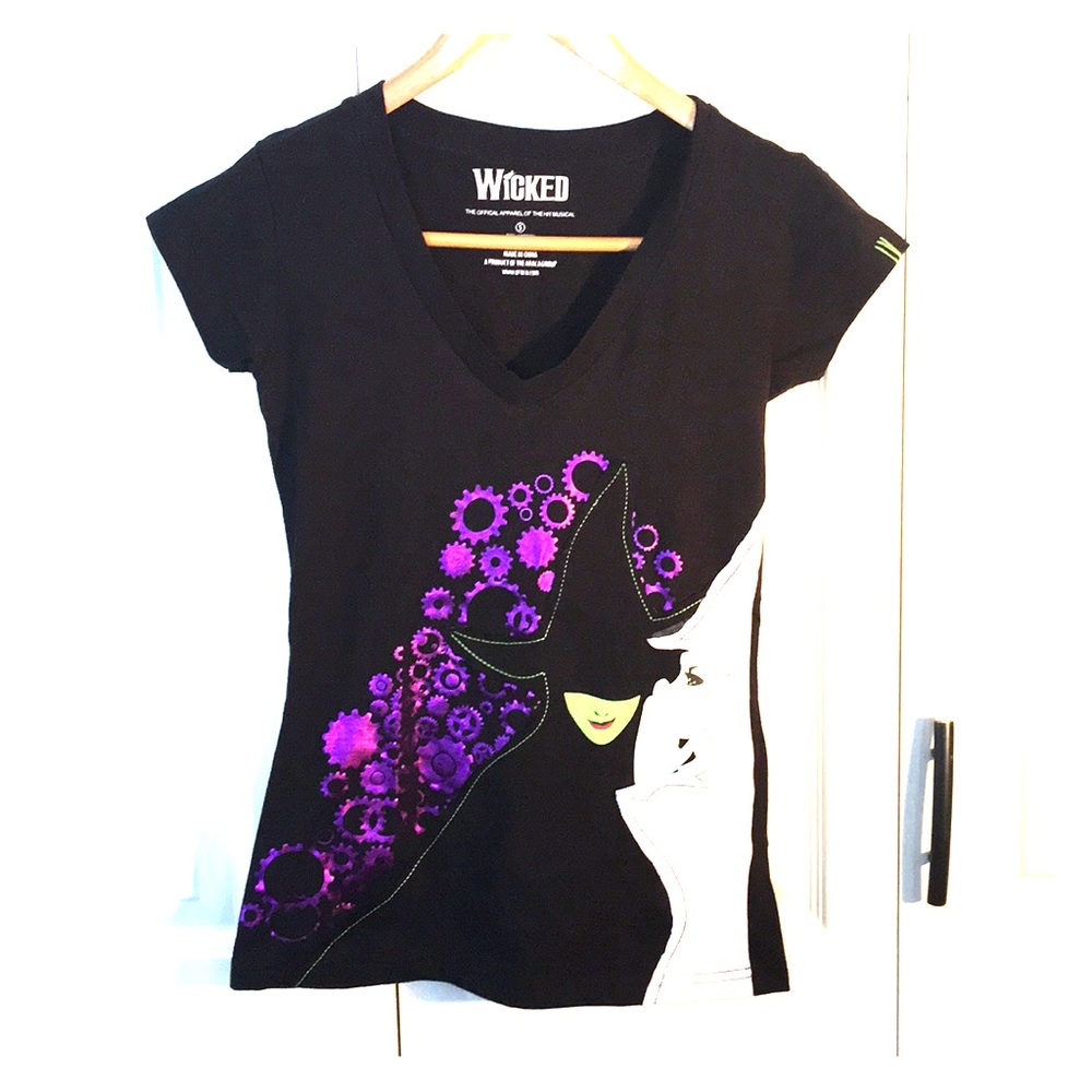 T-Shirt - Tony winning Broadway Play “Wicked”